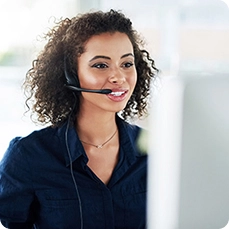 Beraterin mit Headset