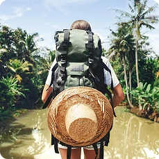 Backpacker im Dschungel
