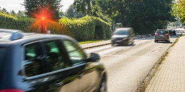 autofahren-mit-ueberhoehter-geschwindigkeit.jpg