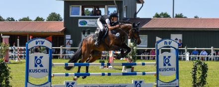 News_XVG186_Presse Henri Petruschke mit Doppel-Erfolg beim Kuschel Cup