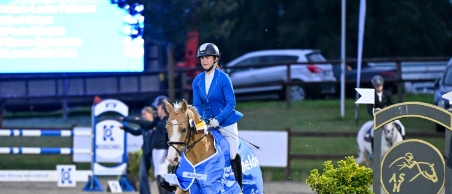 Marie-Louise Petersen & ihr Ponyhengst Casanova galoppierten beim Havekoster Springfestival zum Sieg im Kuschel Cup(Foto: RathmannVerlag/Lena Magens) 