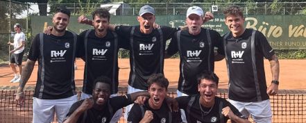 News_XVG017_Stolz auf den Bundesliga-Aufstieg der 1. Herren des TC SCC Berlin e.V.