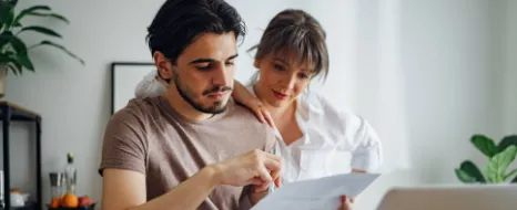 Ein Paar mit gemeinsamem Sorgerecht für ihr Kind erstellt eine Sorgerechtsverfügung, die beim Tod der Eltern greift.