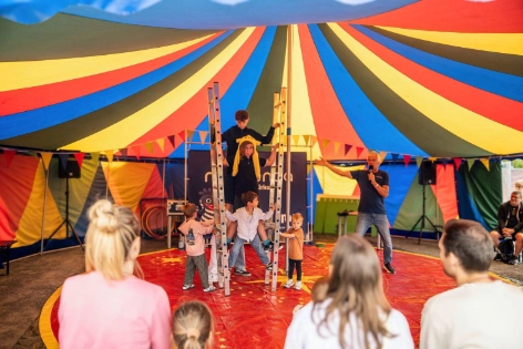 Kinderzirkus auf dem Sorgenfresser Familienfest in Wiesbaden