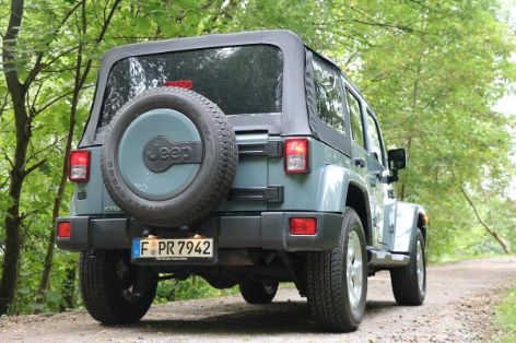 jeep-wrangler-unlimited-sahara-jens-stratmann-28