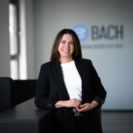 Ansprechpartnerin Nadine Hauck