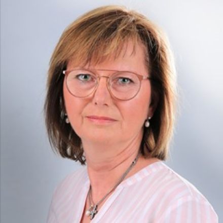 ansprechpartnerin-300x300.jpg