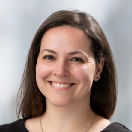 Ansprechpartnerin Michaela Voland