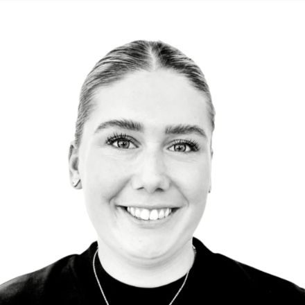 Ansprechpartnerin Alina Hacker