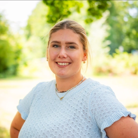 Ansprechpartnerin Alina Hacker
