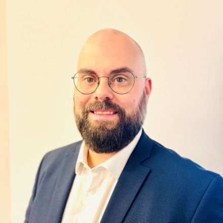 Adrian-Ewiak-XVG324