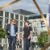 Besiegeln die Kooperation: Thomas Fuhrmann (l.), 1. Vorsitzender der Tafel Wiesbaden, und Norman Böhm, Leiter der R+V-Abteilung Marken-, Produkt- und Kundenmanagement. 