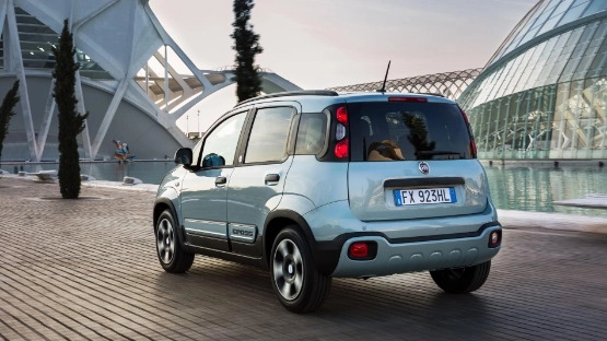 Fiat Panda Cross Hybrid im R+V Drive Check