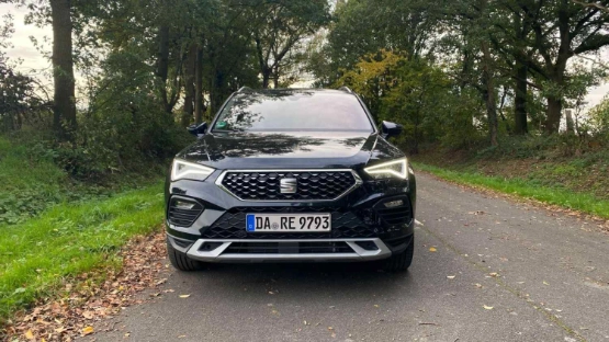 schwarzer SEAT Ateca Frontansicht