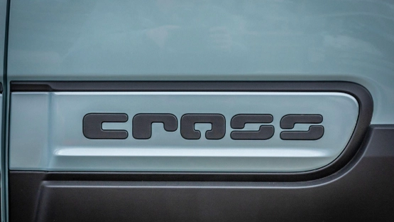 Schriftzugt "Cross" auf der Seite 