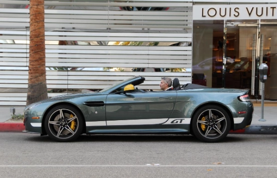 aston-martin-vantage-gt-roadster-bjoern-habegger-4
