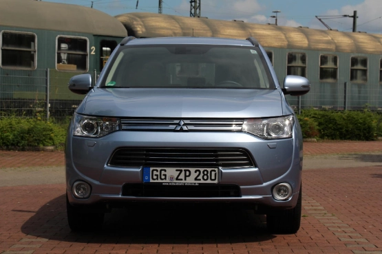 Mitsubishi-Outlander-Hybrid-PHEV-2014-Test-Fahrbericht-Drive-Blog-Jens-Stratmann-3