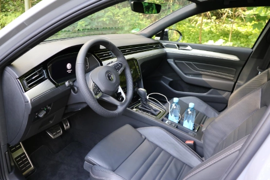 2020 Volkswagen Passat Variant R-Line Innenraum