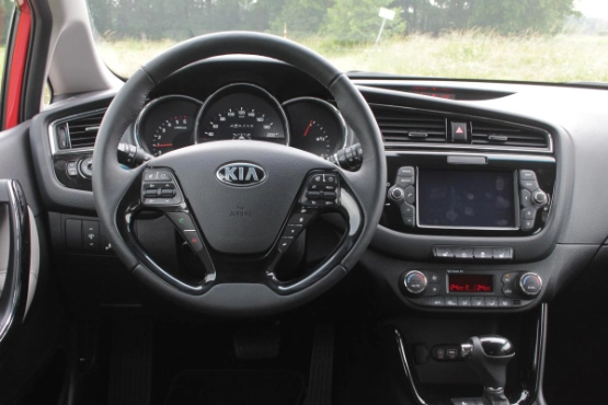 kia-ceed-jens-stratmann-25