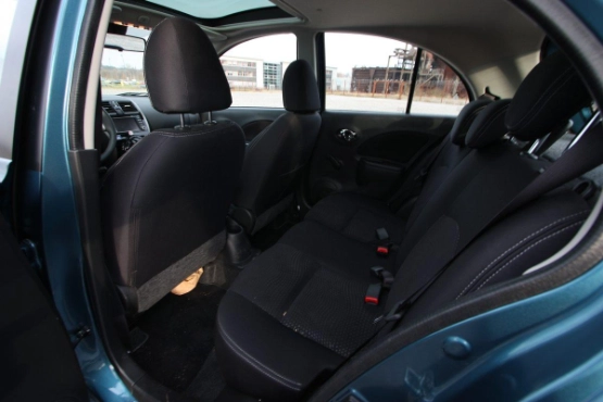 nissan-micra-innenraum-hinten-2014