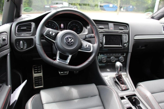 vw-golf-gti-7-innenraum