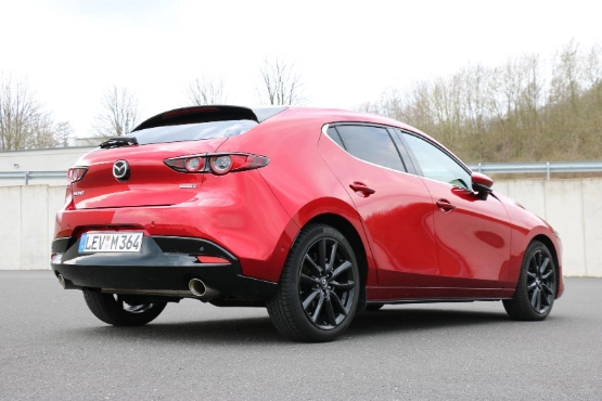 Mazda 3 im R+V Drive Check