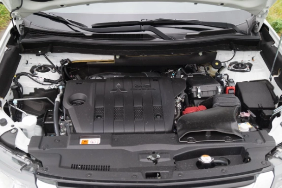 2015-mitsubishi-outlander-2-2-diesel-4wd-test-fahrbericht-jens-stratmann-7