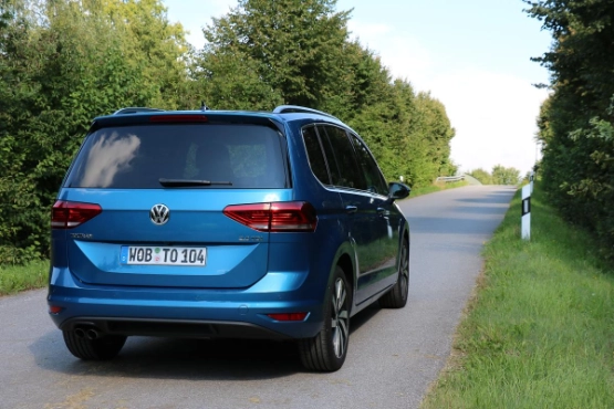 2015-VW-Touran-TDI-Fahrbericht-Test-Kritik-jens-stratmann-17