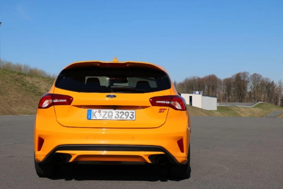 Der Ford Focus ST sorgt für ein temporäres Gesichtslifting!