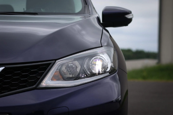 Nissan Pulsar 1.6 DIG-T Scheinwerfer
