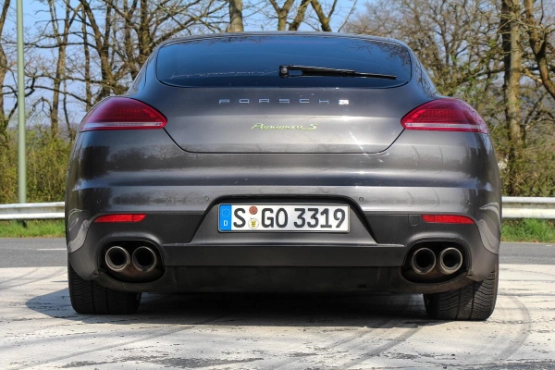 porsche-panamera-s-e-hybrid-2014--5
