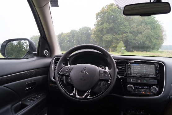 2015-mitsubishi-outlander-2-2-diesel-4wd-test-fahrbericht-jens-stratmann-3