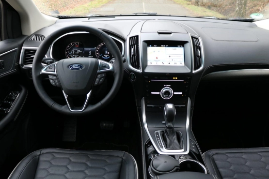 2018 Ford Edge Vignale Innenraum