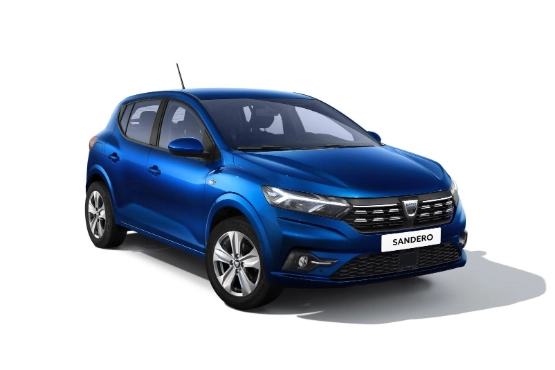 Blauer Kompakt-SUV von der Seite, moderne Frontansicht mit LED-Scheinwerfern, weißer Hintergrund