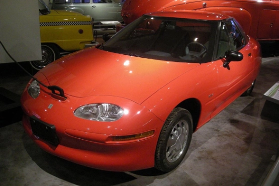 A 1997 General Motors EV1 on display at the Henry Ford Museum in Dearborn, Michigan (United States).