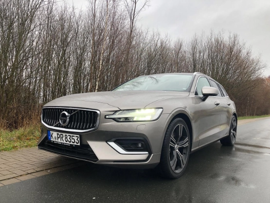 2019 Volvo V60 D4 Test