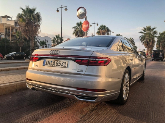 2018 Audi A8 - Das Filetstück mit OLED-Leuchtenband!