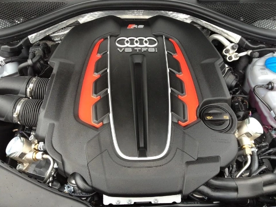 audi-a6-rs6-motor-tfsi-v8