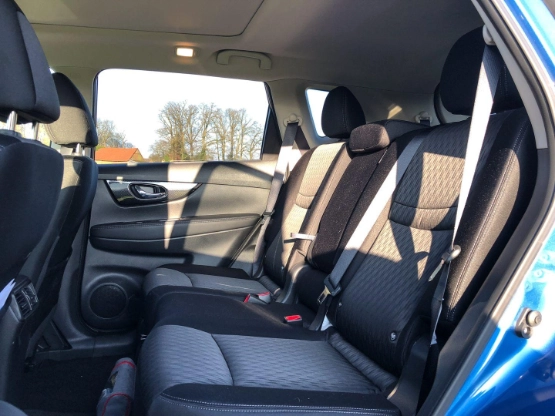 Nissan X-Trail - Viel Platz dank verschiebbaren Rücksitzen!