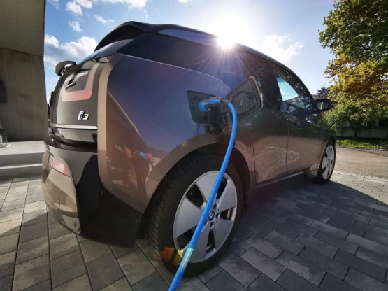 BMW i3 beim Laden