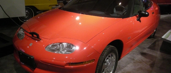 A 1997 General Motors EV1 on display at the Henry Ford Museum in Dearborn, Michigan (United States).