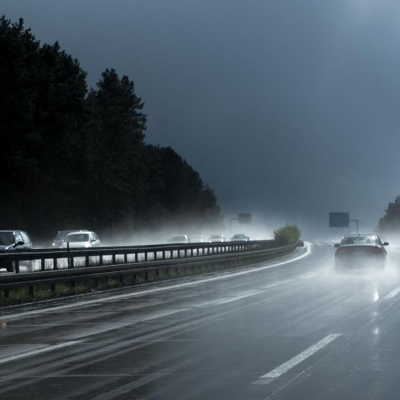 Aquaplaning: Richtig verhalten