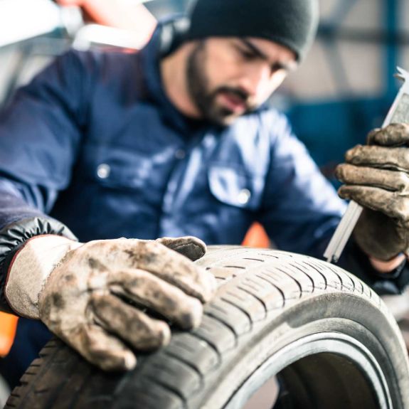 Reifenprofil und Reparatur