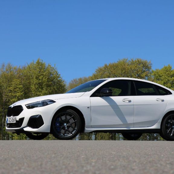 BMW M235i Heiß auf weiß? Schwarz/weiß war selten so schön!