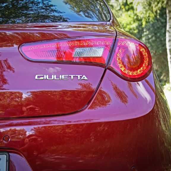 Alfa Romeo Giulietta Veloce alfa-romeo-giulietta-veloce-jens-stratmann-11