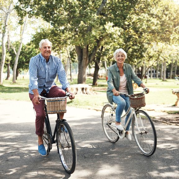 rentenbesteuerung-rentner-fahrrad-fahren.jpg