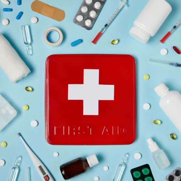 Verbandskasten – vorgeschriebener Helfer für den Notfall Verbandskasten