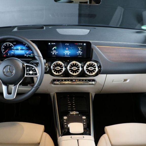 Mercedes-Benz GLA 250e Fahrbericht | Test | Review Mercedes-Benz GLA 250e Blick in den Innenraum