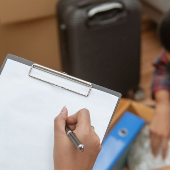 checkliste-umzug-abhaken-buehne