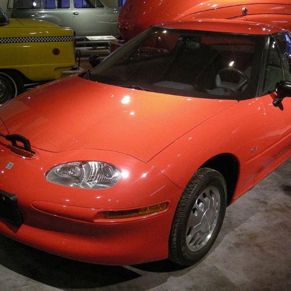 A 1997 General Motors EV1 on display at the Henry Ford Museum in Dearborn, Michigan (United States).